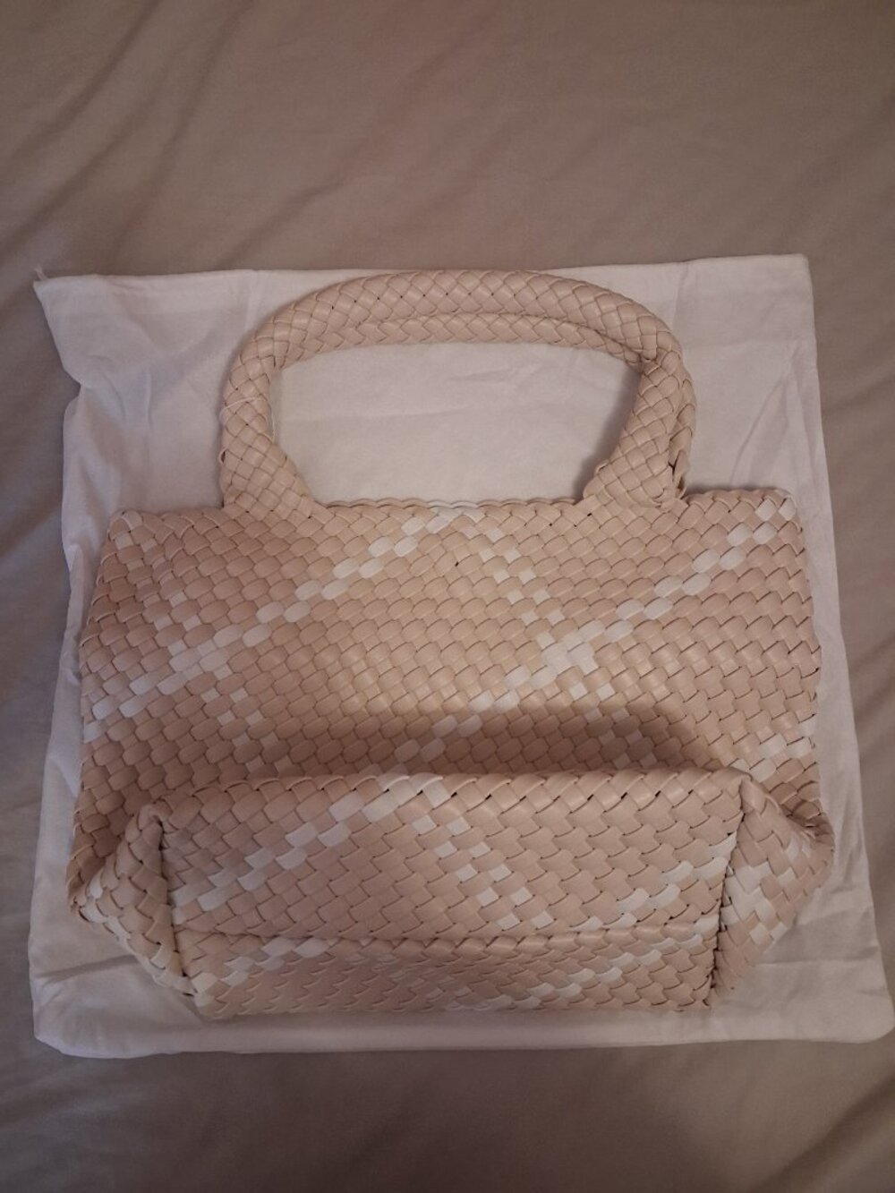 Queenoris Tan White Woven Tote Bag with Matching Zip Pouch NWT